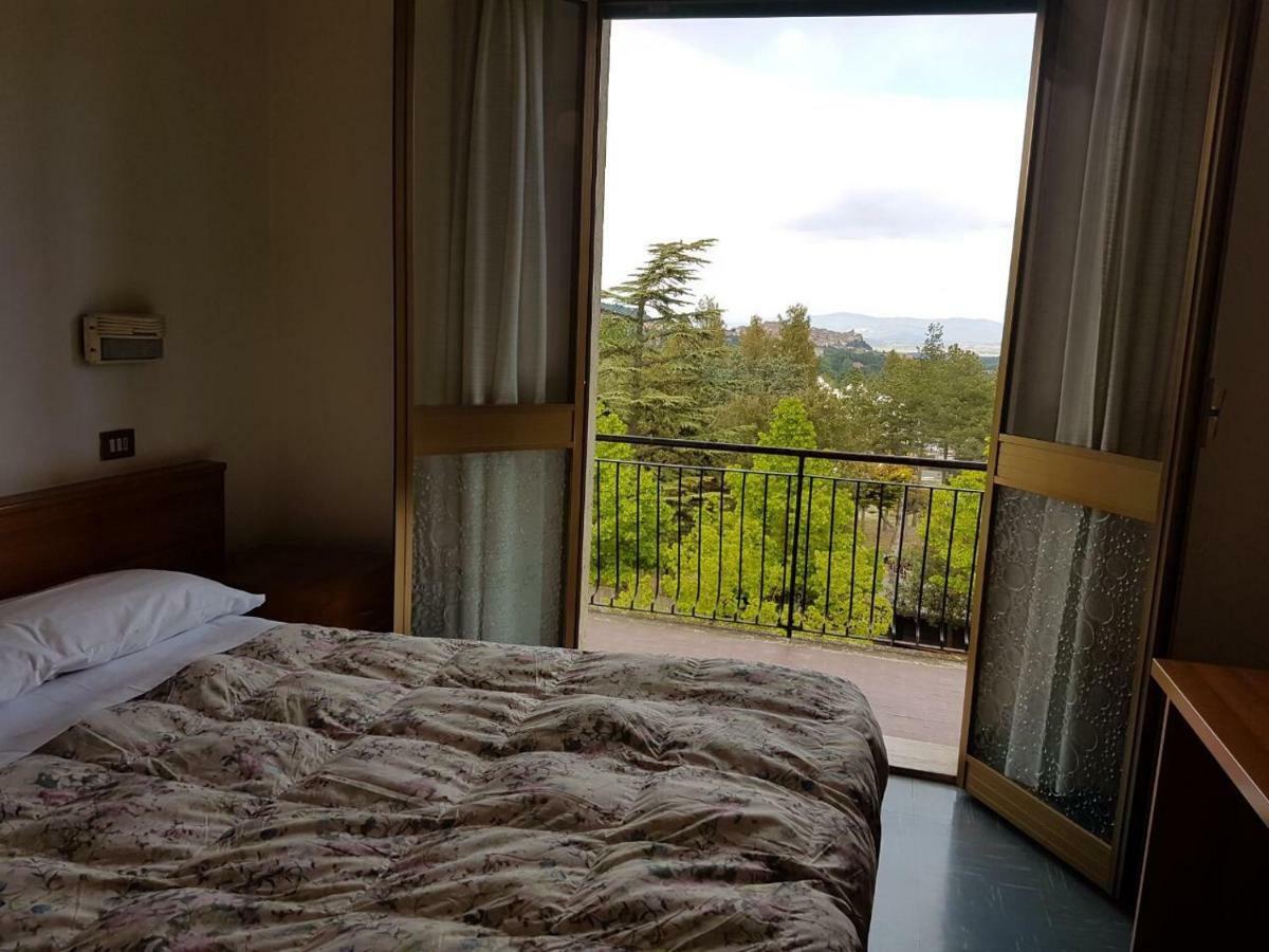 Hotel La Lucciola Chianciano Terme Kültér fotó