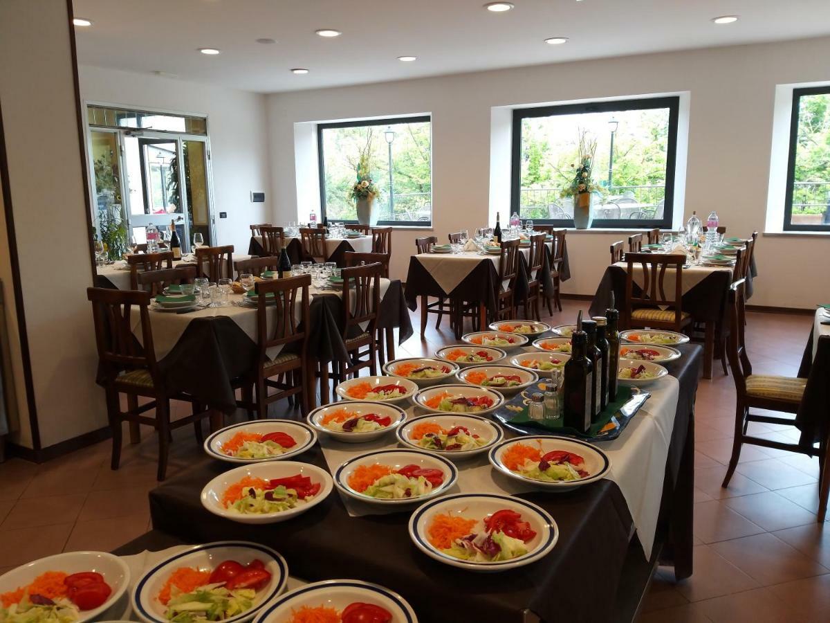 Hotel La Lucciola Chianciano Terme Kültér fotó